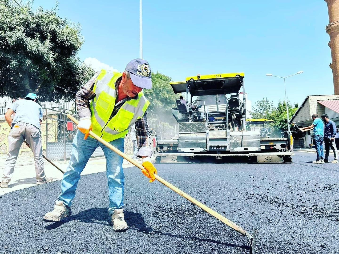 AHLAT BELEDİYESİ SICAK ASFALT YAPIM ÇALIŞMASI